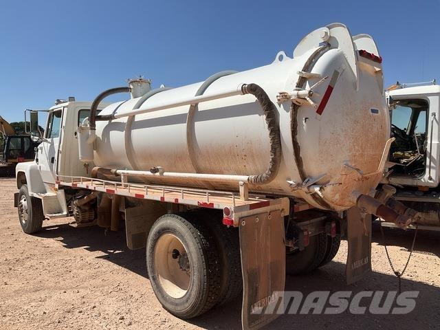 Ford LN8000F Ассенизаторские машины