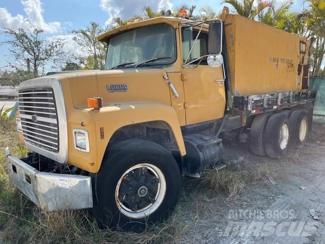 Ford LT8000 Поливочные машины