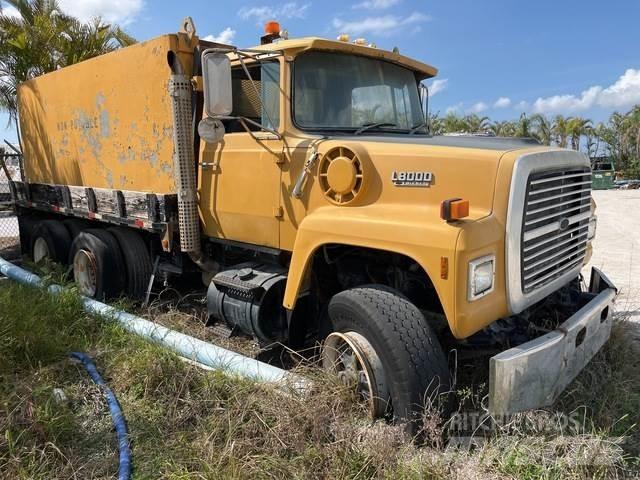 Ford LT8000 Поливочные машины
