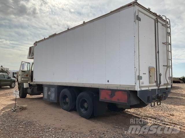 Ford LT8000 Изотермический фургон