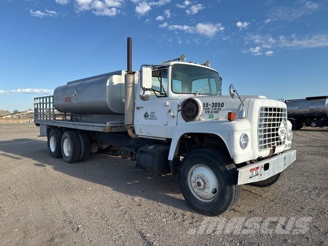 Ford LT8000 Грузовики-цистерны