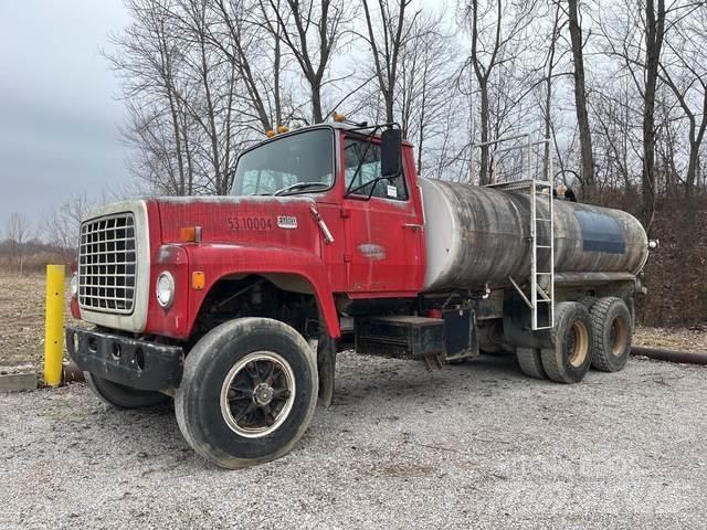 Ford LT9000 Поливочные машины