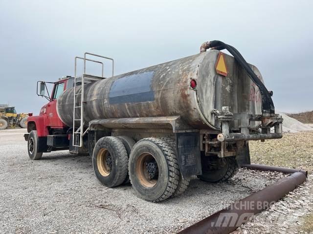 Ford LT9000 Поливочные машины