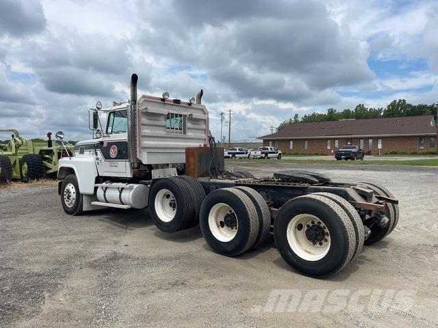 Ford LTL9000 Седельные тягачи
