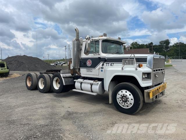 Ford LTL9000 Седельные тягачи