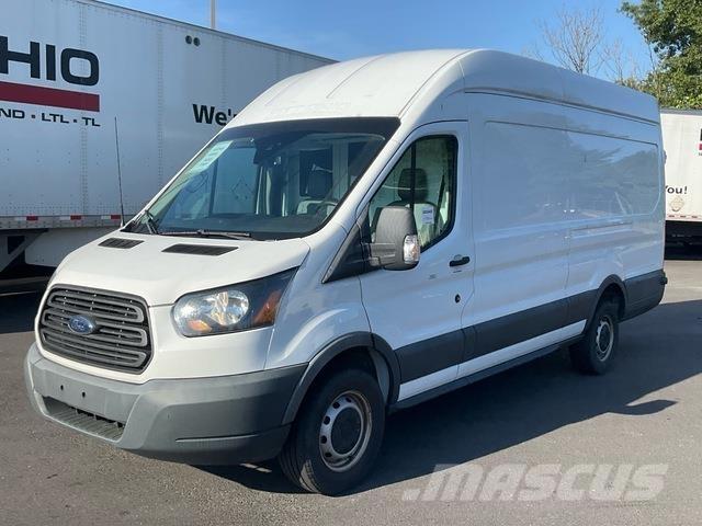 Ford Transit Грузовики-Фургоны