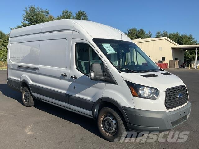 Ford Transit Грузовики-Фургоны