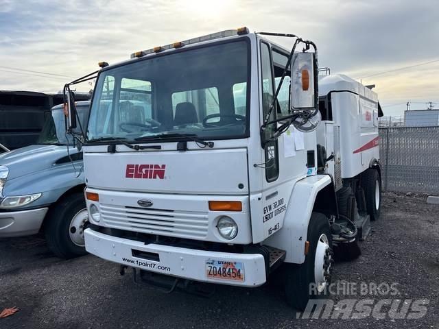 Freightliner  Уборочные машины