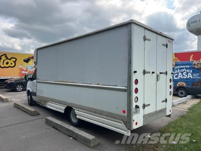 Freightliner  Изотермический фургон