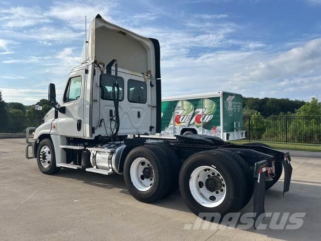 Freightliner  Седельные тягачи