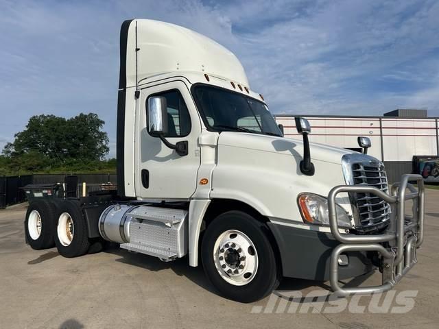 Freightliner  Седельные тягачи