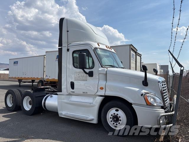Freightliner  Седельные тягачи