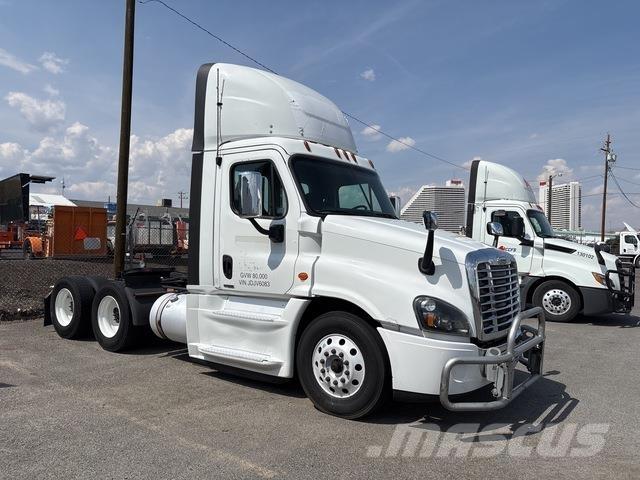 Freightliner  Седельные тягачи