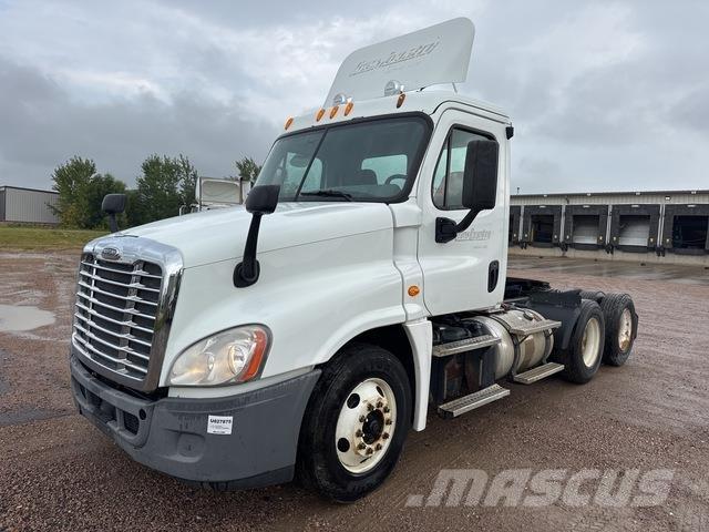 Freightliner  Седельные тягачи