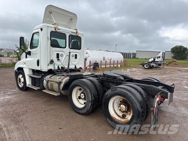 Freightliner  Седельные тягачи