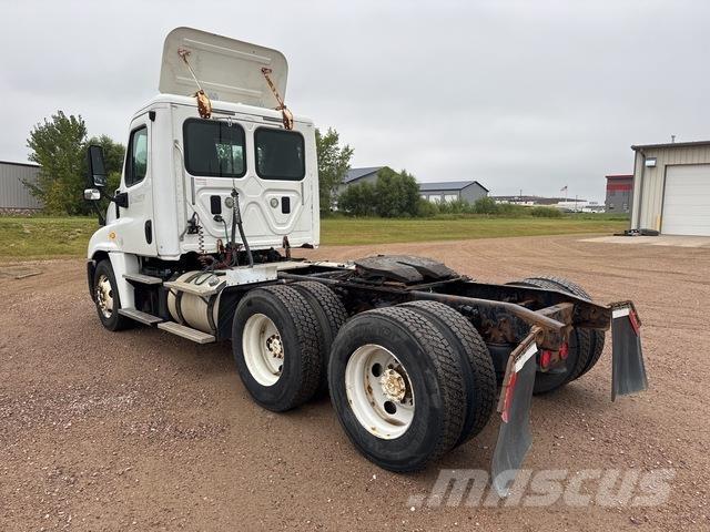 Freightliner  Седельные тягачи