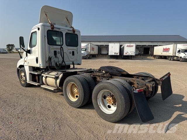 Freightliner  Седельные тягачи