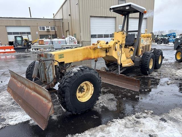 Gehl MG747B Грейдеры