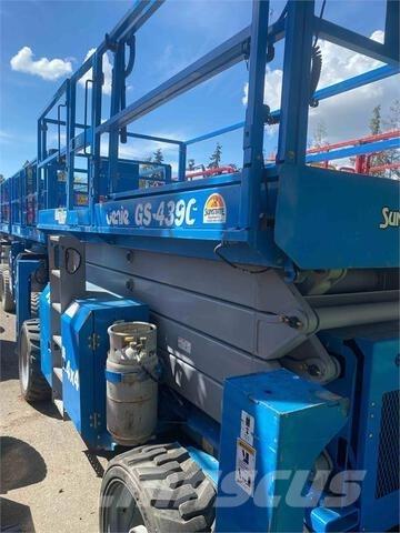 Genie GS4390RT Ножничные подъемники
