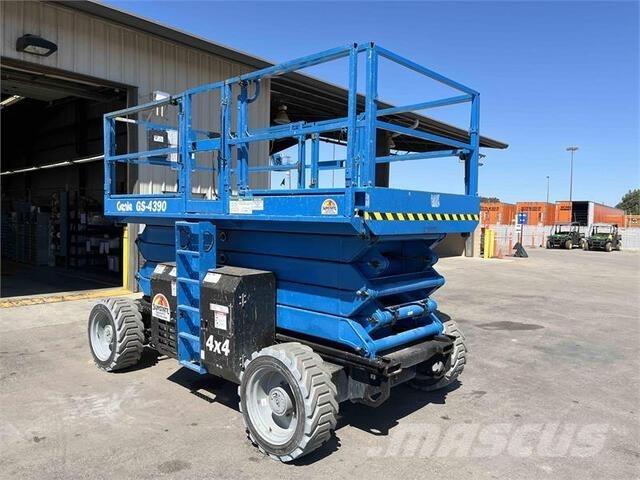 Genie GS4390RT Ножничные подъемники