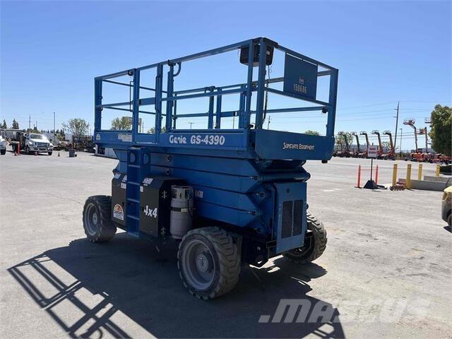 Genie GS4390RT Ножничные подъемники