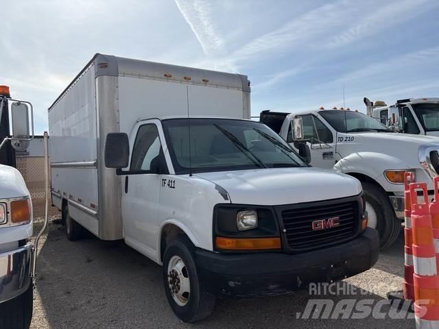 GMC Savana Грузовики-Фургоны