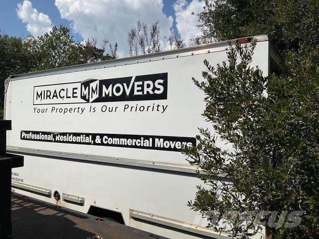 GMC Savana Грузовики-Фургоны