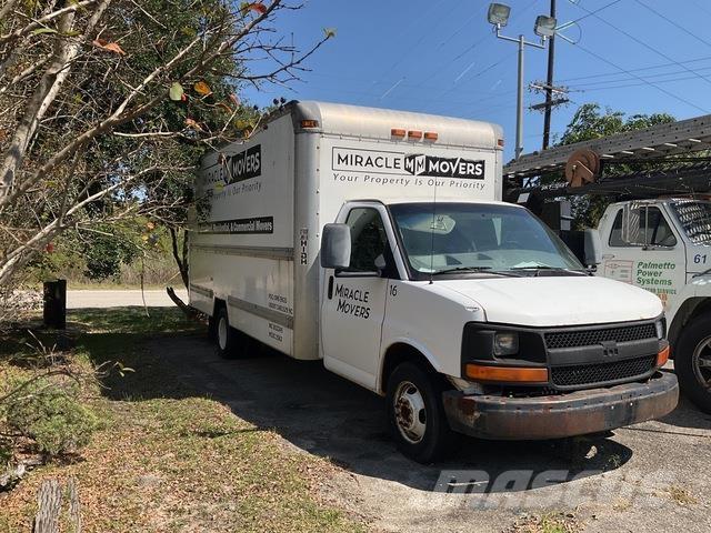 GMC Savana Грузовики-Фургоны