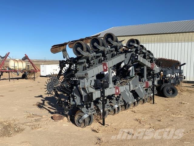 Hiniker 6000 Культиваторы сплошные