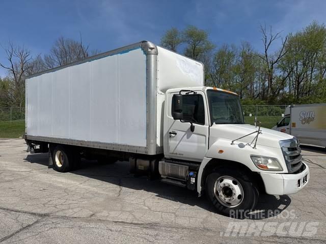 Hino 238 Грузовики-Фургоны