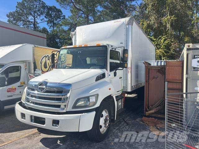 Hino 238 Грузовики-Фургоны