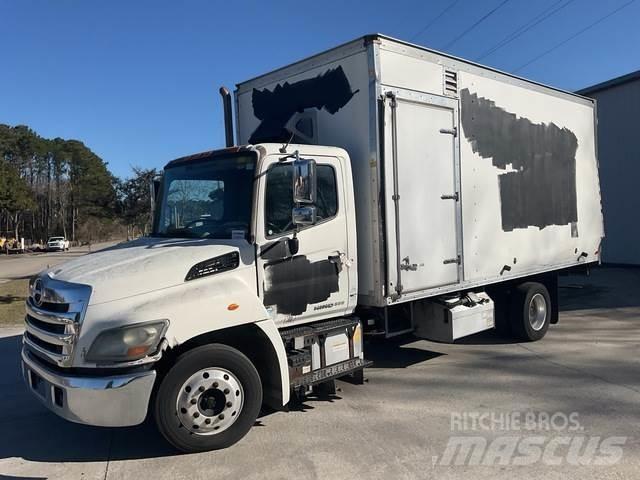 Hino 258 Грузовики-Фургоны