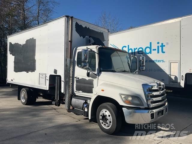 Hino 258 Грузовики-Фургоны