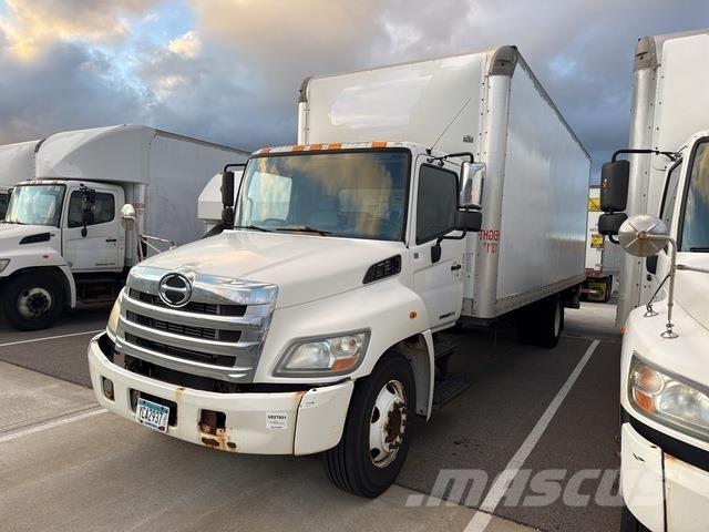 Hino 268 Грузовики-Фургоны
