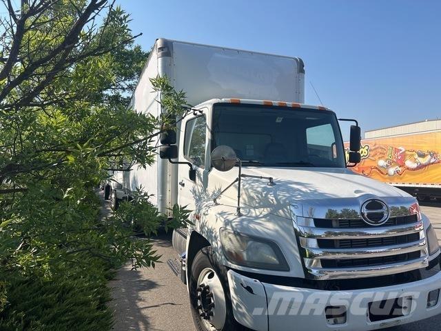 Hino 268 Грузовики-Фургоны