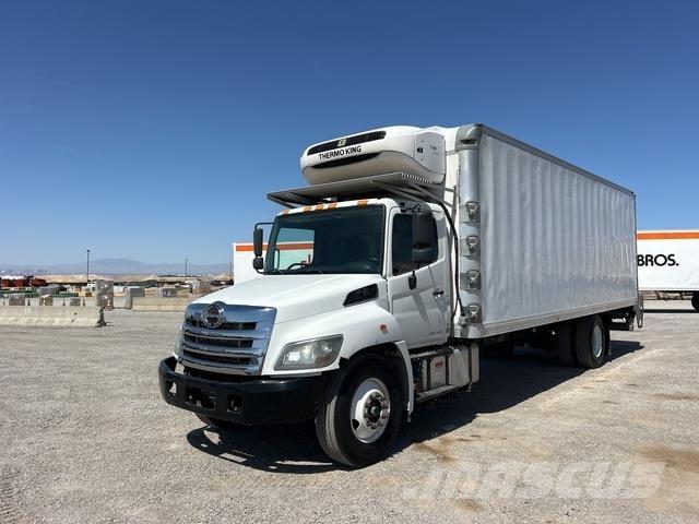 Hino 268 Грузовики-Рефрижераторы