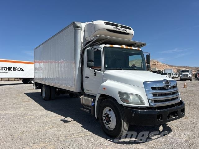 Hino 268 Грузовики-Рефрижераторы