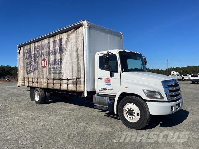 Hino 268 Тентованные грузовики