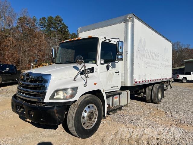 Hino 268 Грузовики-Фургоны