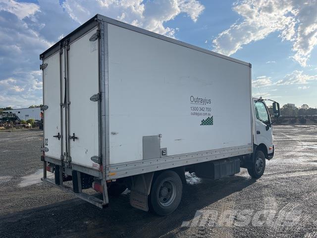 Hino 300 721 Грузовики-Фургоны