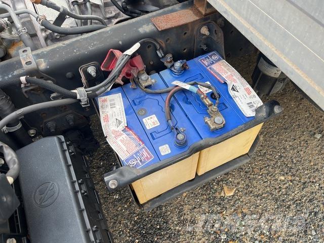 Hino 300 721 Грузовики-Фургоны