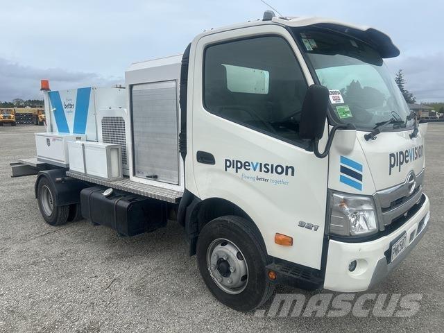 Hino 300 921 Поливочные машины