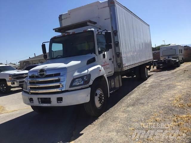 Hino 338 Грузовики-Фургоны