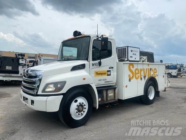 Hino 338 Комбинированные дорожные машины