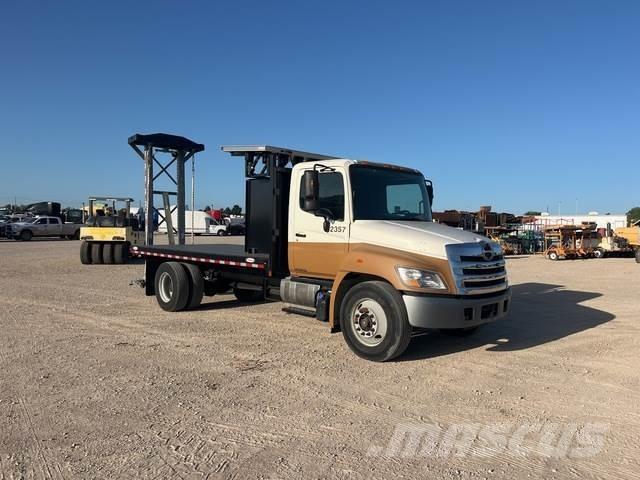 Hino 338 Комбинированные дорожные машины