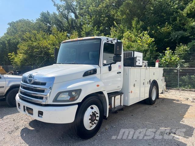 Hino 338 Комбинированные дорожные машины