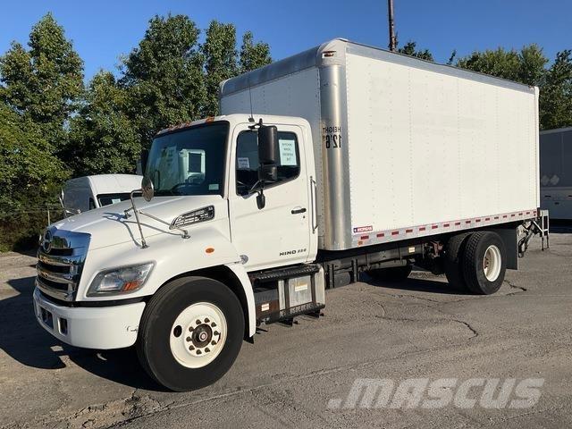 Hino 338 Грузовики-Фургоны