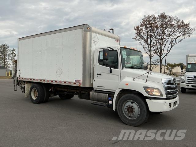 Hino 338 Грузовики-Фургоны