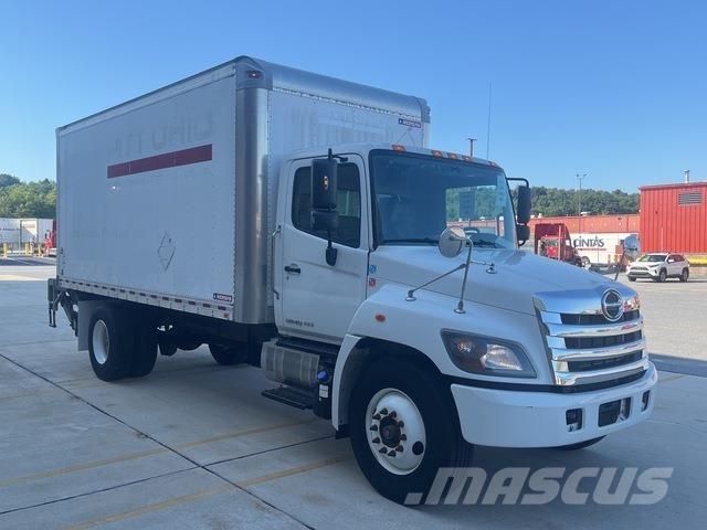 Hino 338 Грузовики-Фургоны