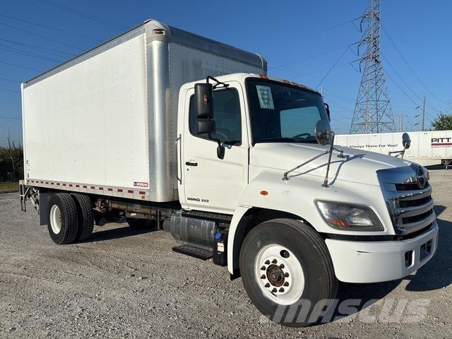 Hino 338 Грузовики-Фургоны